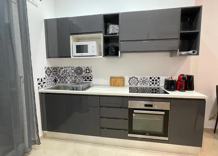 아파트 Brand New Of Two Bedrooms In 슬리에마