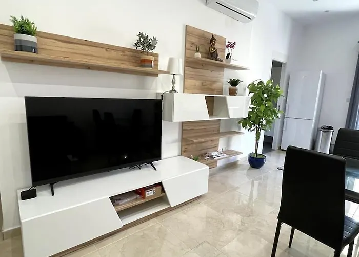아파트 Brand New Of Two Bedrooms In *