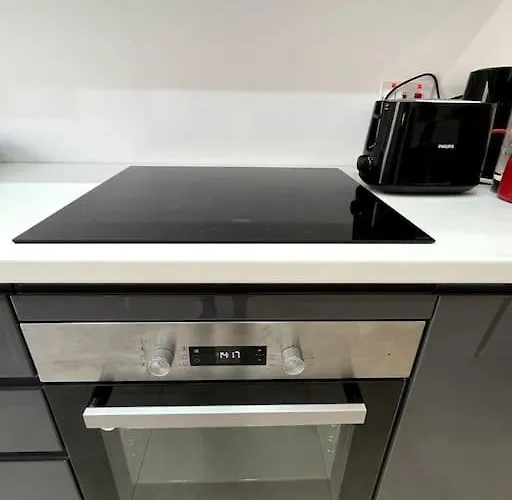 Brand New Of Two Bedrooms In 아파트 *