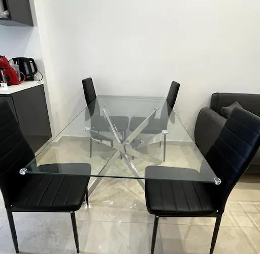 아파트 Brand New Of Two Bedrooms In 슬리에마